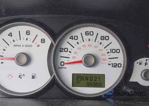 2005 Ford Escape Xls z USA, uszkodzony, nr VIN 1FMYU02Z85KB27508